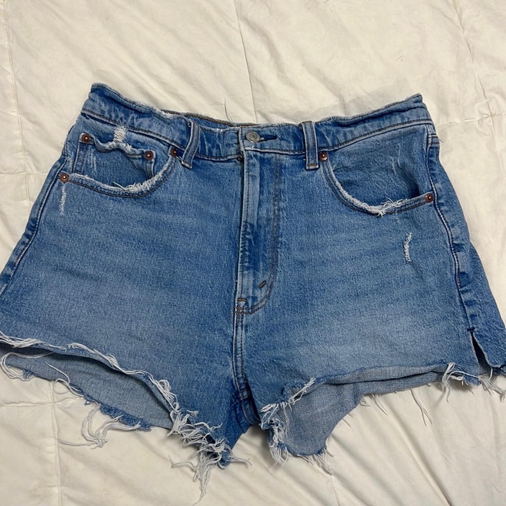 Abercrombie high rise mom short